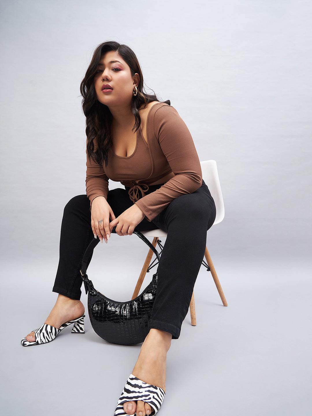 Women Black Skinny Fit High-Rise Stretchable Jeans